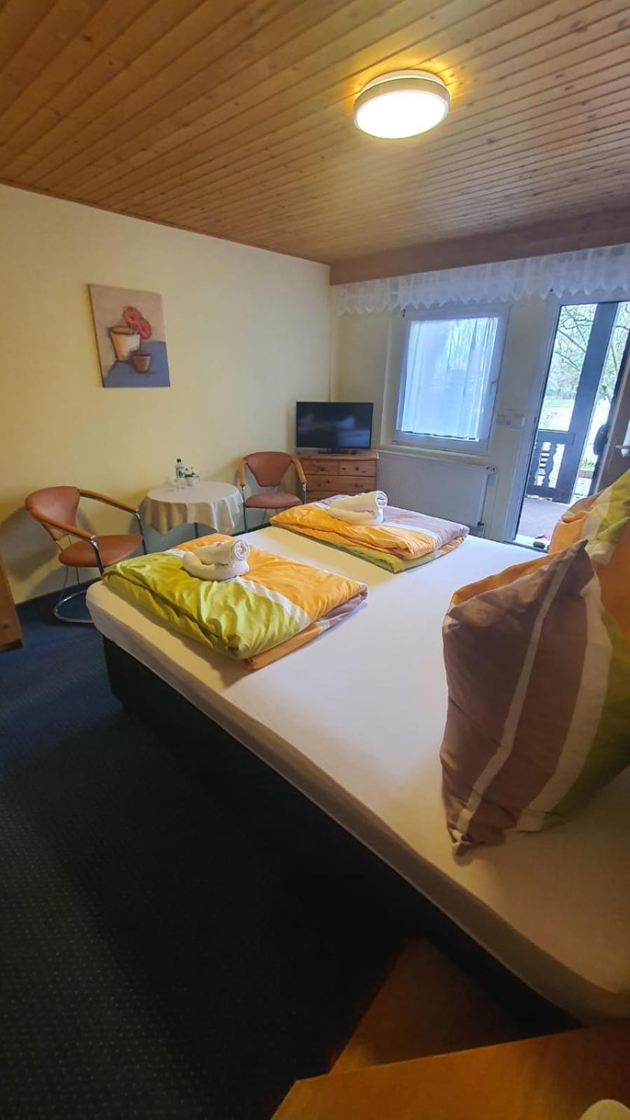 Motel Zur Festwiese Gierstädt Eksteriør bilde