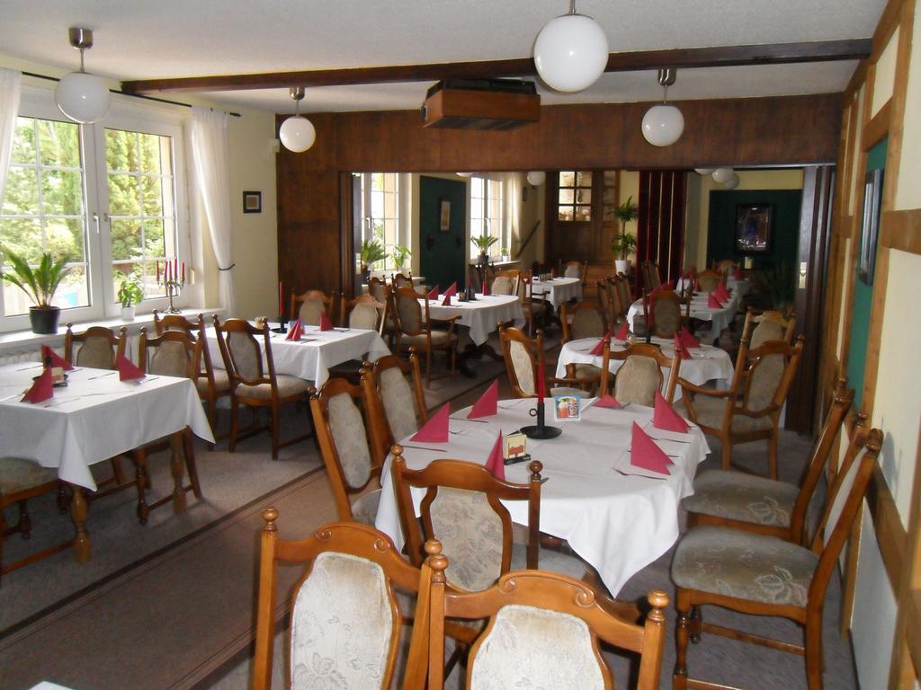 Motel Zur Festwiese Gierstädt Eksteriør bilde