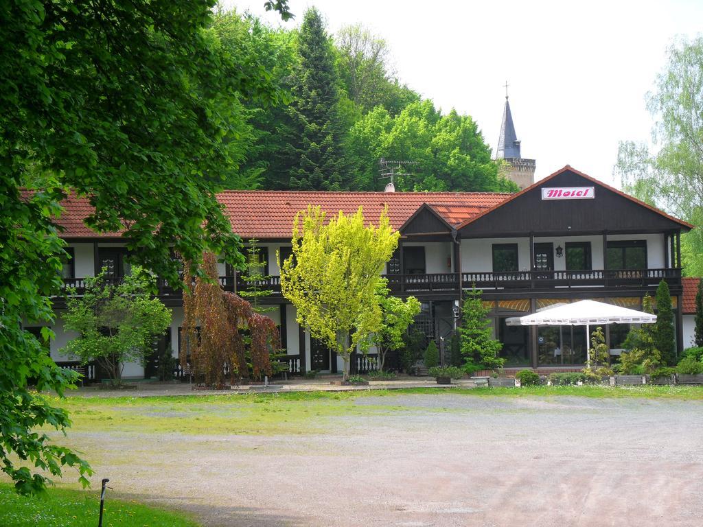 Motel Zur Festwiese Gierstädt Eksteriør bilde