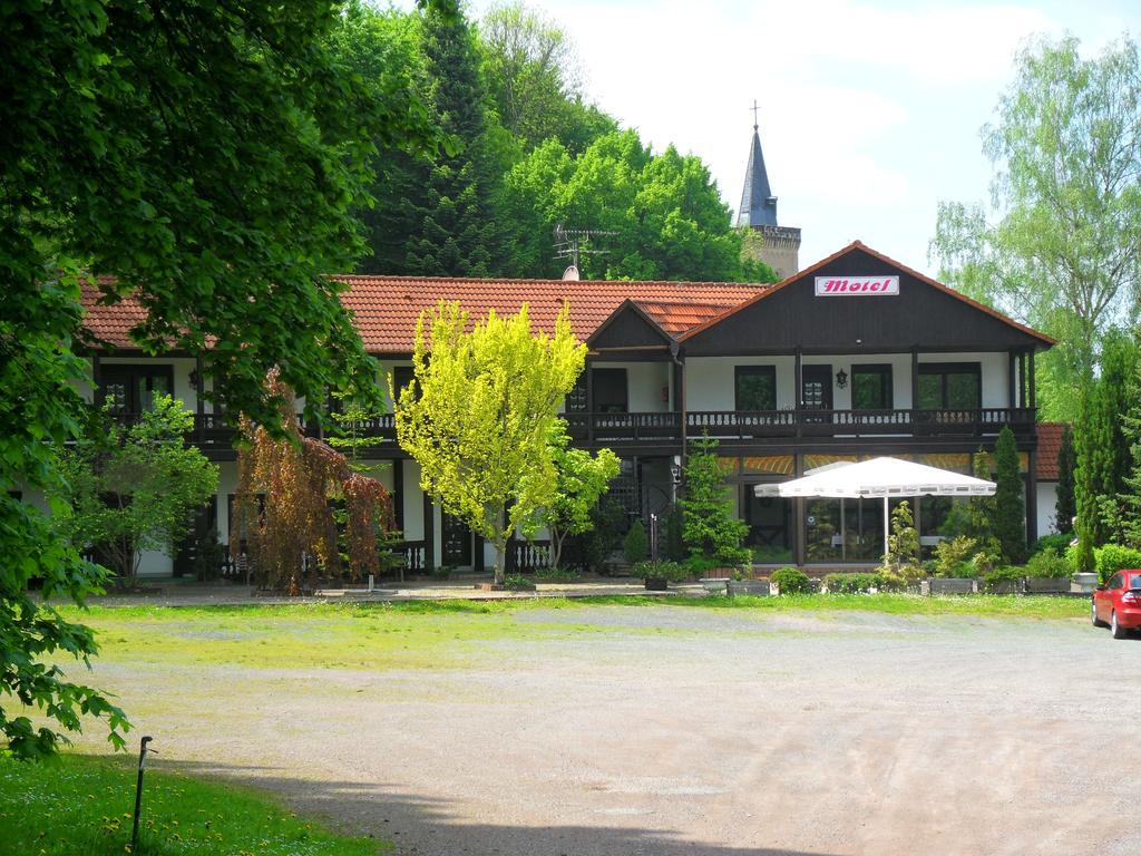 Motel Zur Festwiese Gierstädt Eksteriør bilde